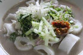 Resepi laksa johor enak dengan rasa berempahbahan kuah:3 keping ikan tenggiri rebus ambil isi tumbuk/kisar, ketepikan air rebusan untuk kuah2 sdm udang kering direndam. Laksam Dan Laksa Kelantan Azie Kitchen