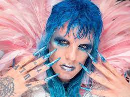 Se invita me, occhio alle ragazze. dalla nostra inviata alessandra vitali. Achille Lauro E Il Significato Del Primo Quadro Mostrato A Sanremo 2021