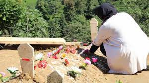 Maybe you would like to learn more about one of these? Neslican Tay In Sevenlerinden Mezarina Ziyaret