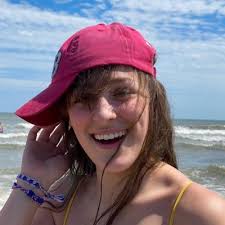 Maddie DeRoche (@DerocheMaddie)