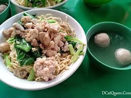 Saat saya datang pun sudah banyak pembeli baik yang makan atau sedang memesan. Mie Ayam Jamur Enak Di Jakarta Mie Ayam Jamur Bank Bedo Review Mie Ayam Jamur Rumahan Mie Ayam Jamur Bank Bedo Palsu