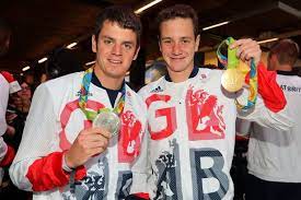 Jonny brownlee admits he has hated having to watch the endless looping footage of him being dragged across the line by his older brother alistair at the end of a triathlon in mexico. Olympic Superstar Jonny Brownlee Has Revealed He S Looking For Love And Can T Believe He S Single Irish Mirror Online