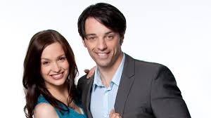 Es werden intrigen gesponnen und in jeder staffel gibt es ein protagonistenpaar, das in der finalen folge sein happy end feiern darf. One Sturm Der Liebe
