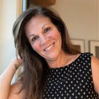 Robyn Grimsley's Instagram, Twitter & Facebook