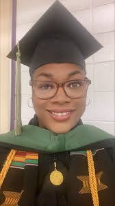 Kim Lesley's Instagram, Twitter & Facebook