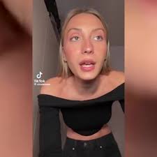 Las redes tildan de racista a una influencer tras visitar un salón estético  asiático