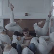 In a comment on youtube, the trio explained the meaning of the song as being about feeling controlled by. Years Years King Capital