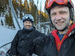 Fiona Bremner's Instagram, Twitter & Facebook