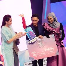 Lagu cinta kita (lck) merupakan sebuah rancangan realiti televisyen malaysia 2020 berkonsepkan 'music dating' yang diadaptasi daripada program popular cj enm, 'love at first song'. Tv3 Malaysia Tahniah Juara Lagu Cinta Kita Naqi Dan Facebook