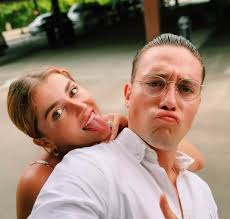 Cassandra Sánchez-Navarro confirma que está divorciada