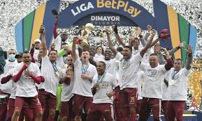 Así quedó el palmarés del fpc el arquero guajiro alcanzó un nuevo título con el conjunto vinotinto y oro y la emoción le ganó en los últimos instantes del encuentro, en donde se lanzó al árbitro central carlos ortega de bolívar y lo levantó sobre los cielos de la capital colombiana. Llego La Tercera Estrella Tolima Supero A Millonarios Y Es El Nuevo Campeon De Colombia