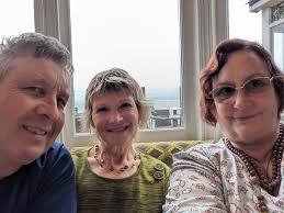 Mark James Hedderwick and Fernando Gaspar Ferdie in discussion, old friends  from school days Mark living in PE and Ferdie back and forth between East  London and Portugal