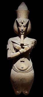 Nefertiti means the beautiful one is come. Kolossale Statue Von Echnaton Aus Dem Tempel Von Aten 603804