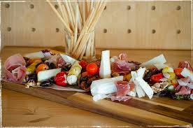 Antipasto is singular and relates to one portion. Antipasti Platter Die Kasemacher Alle Leidenschaft Dem Feinen Geschmack