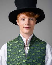 TRØNDERSKE BUNADER. SYDD FOR Å VARE I GENERASJONER.