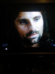 I probably already know the answer because it's a cheap projector, but I  was just wondering why the edges are blurry? The middle is fine, or if I  focus the edges then