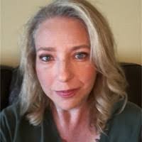 Kelli Cummins's Instagram, Twitter & Facebook