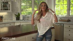 We all watch saturday morning, wishing to be the female broadcaster, but sam ponder lives this dream. Wearemore Samantha Ponder Talks About Blazing Your Own Trail Youtube