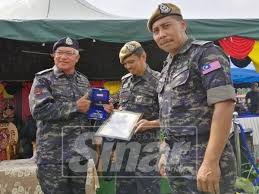 Tiga pistol tempor utk rahsia anggota pertama unit tindakan khas. Kerajaan Diminta Semak Semula Elaun Komando Utk