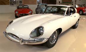 Jay leno loves wheels, and his big dog garage houses one of america's great collections of cars and. Jay Leno S Garage Features Funnyman S 1963 Jaguar E Type
