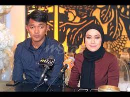 Sebelum ini, rumah tangga pelakon mia ahmad dan suami, izham tarmizi dikatakan bergolak apabila pelakon drama hati perempuan itu memadam semua gambar bersama suaminya di instagram dan memuat naik beberapa kapsyen sedih. Mia Ahmad Izham Tarmizi Buka Mulut Bagaimana Cinta Bermula Youtube
