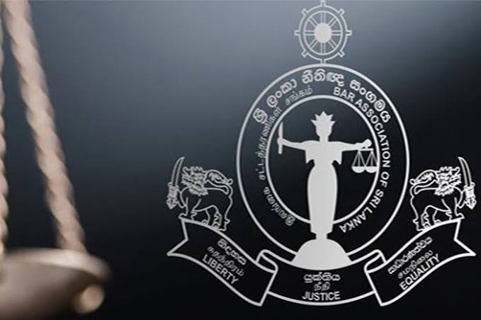 PSTA සහ OCB පනත් කෙටුම්පත් හකුලා ගන්න: නීතිඥ සංගමයෙන් රජයට දැඩි බලපෑමක්