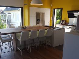En plus de gagner en espace de travail, vous facilitez la fabrication de vos plats en gardant votre plaque de cuisson à porter de main. Nos 6 Astuces Pour Une Jolie Cuisine Ouverte Comera Cuisines