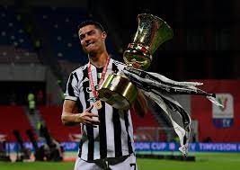 Cristiano ronaldo verliert mit juventus turin das italienische pokalfinale. Cristiano Ronaldo Enjoys Lively Celebrations After Juventus Coppa Italia Triumph In Pictures