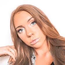 Devin Bach's Instagram, Twitter & Facebook