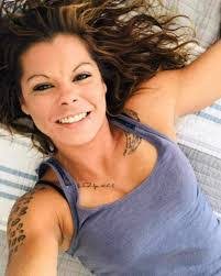 Lynn Sumner's Instagram, Twitter & Facebook