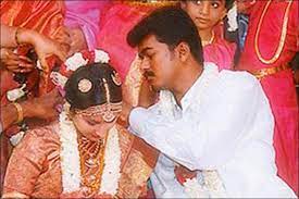 Joseph vijay chandrasekhar is the greatest star that kollywood has seen. Vijay Marriage When The Tamil Superstar Fell For His Fan