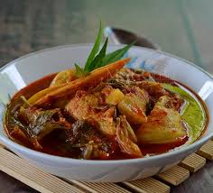 Dayana roza,shukri yahaya,ardell aryana,julia farhana marin ,ben amir mengisahkan ainin sofiya yang merupakan seorang pembantu rumah separuh masa. Asam Pedas Ikan Mayong Dapur Tanpa Sempadan