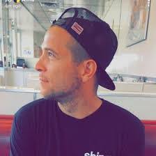 Seth Hurley's Instagram, Twitter & Facebook