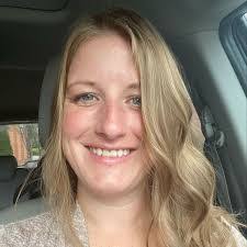 Shannon Dechant's Instagram, Twitter & Facebook