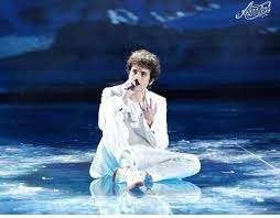Amici 20, tancredi durante la puntata del talent show fa una dolce dedica al papà famoso: Amici 2021 Tancredi Chi E Il Padre Famoso Maria De Filippi Fa Notare Che Il Giornale D Italia
