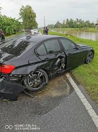 Dalam masa yang sama, saya juga perlu membayar pinjaman bank untuk kereta itu sebanyak rm380 sebulan. Motif Diy Tahukahkamu Bila Eksiden Kita Kena Bijak Menguruskan Caranya Menguruskan Kereta Kemalangan Tanpa Mengalami Kerugian Bawa Kereta Anda Ke Balai Polis Dahulu Ramai Lagi Yang Belum Tahu Cara Yang Betul