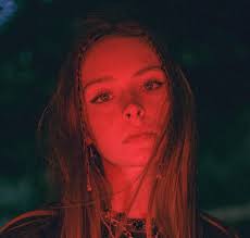 Jimmy has found the one who makes his heart soar! Holly Humberstone Releases New Song Drop Dead Ahead Of Jimmy Kimmel Live Performance Ep Release