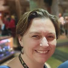 Lynn Downey's Instagram, Twitter & Facebook