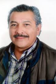 Se entera en redes sociales de muerte de su padre