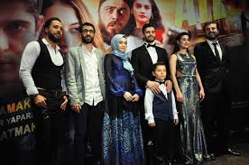 Siccin filmiyle ünlenen büşra ayaydın tesetüre büründü allah mübarek ve daim eylesin instagram'da arkadaşımız olun. Ates Filminin Galasi Yapildi Avrupaolay Com