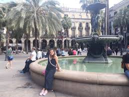 Böyle bir programı olanlar için (yani kentin simge yapılarını görmek isteyenler için) net bir seyahat programı yapıp kart fiyatı ve indirimlerle ödeyecekleri tutarı. Barselona Gezilecek Yerler Barselona Seyahat Rehberi Birlikte Geziyoruz