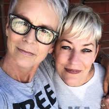 This woman offered to be the 'mom' at any gay wedding. Her post went viral. 