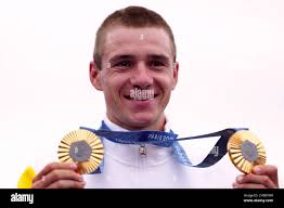 Multiple fractures hi-res stock photography and images