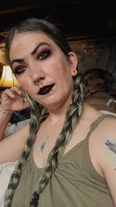 Amanda Nolder's Instagram, Twitter & Facebook