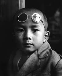 A relatively unknown but important Santa Paula artist was Gertrude  Harphold. 1888-1984. One art form was to cut white muslin and glue or sew  down. There is a note