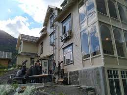 We would like to show you a description here but the site won't allow us. Vikinghaug Sam Production Filming Netflix Ragnarok At Facebook