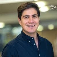 Guillermo Carpio's Instagram, Twitter & Facebook