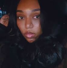 Cat Attacks Pigeon, Owner Criticized for Letting Cat Outside