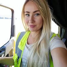 Isabel Heller's Instagram, Twitter & Facebook