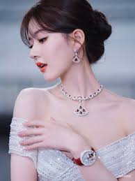 Zhao Lusi (赵露思)